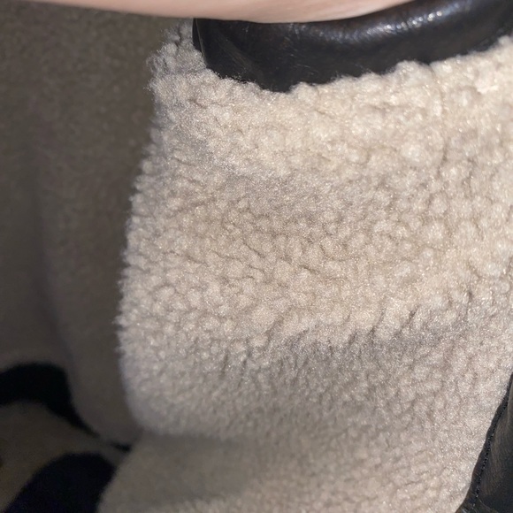 Authentic Brand New Mens Levi’s Brown Leather Jacket with Sherpa Lining size XL - Picture 3 of 14